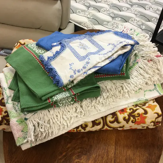 Assorted Vintage Linen Including George Moutet Table Cloth & Napkins Etc